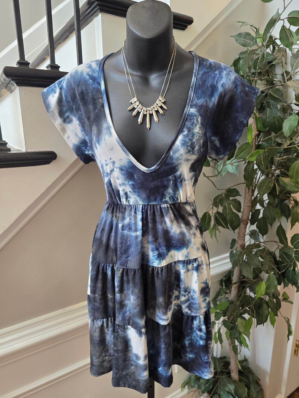 Urban Outfitters Mini Dress Women's SZ XS Blue/White Tie-Dye Short Sleeve V-Neck